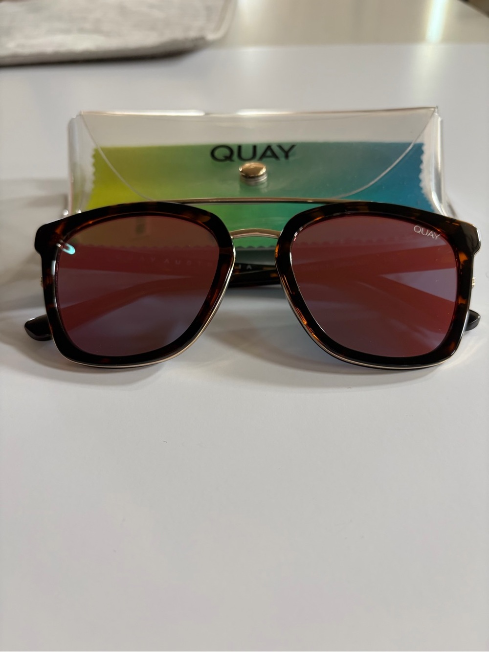 Quay Australia- Sweet Dreams Sunglasses in Tortoise w/Pink Mirrored Lenses